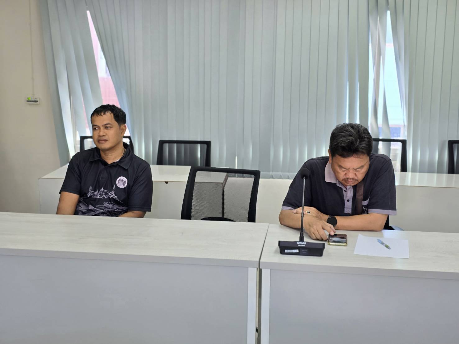 title - ปฏิรูปที่ดินจังหวัดเพชรบุรี ประชุมช้าราชการและเจ้าหน้าที่ ส.ป.ก.เพชรบุรี